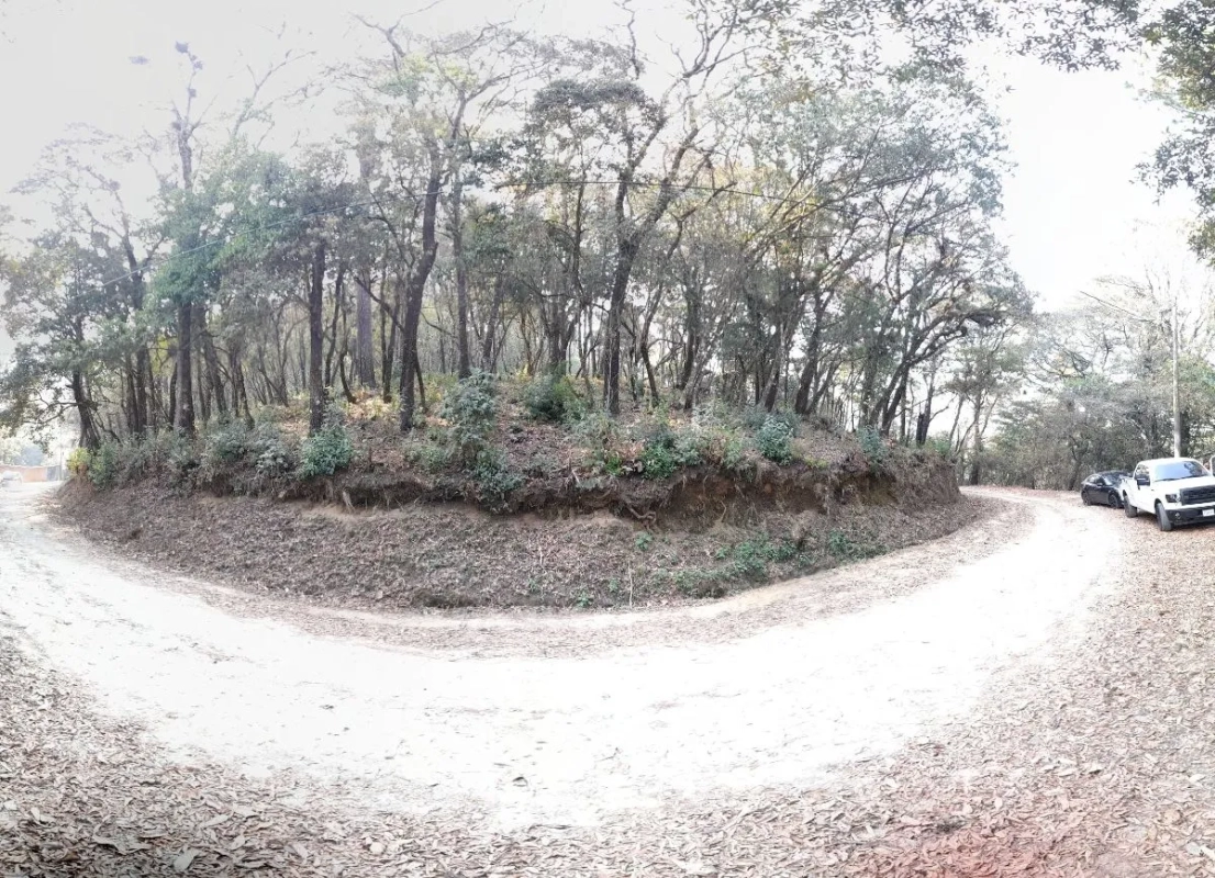 Terreno de Esquina en Venta en El Encinal Zona 7 Mixco