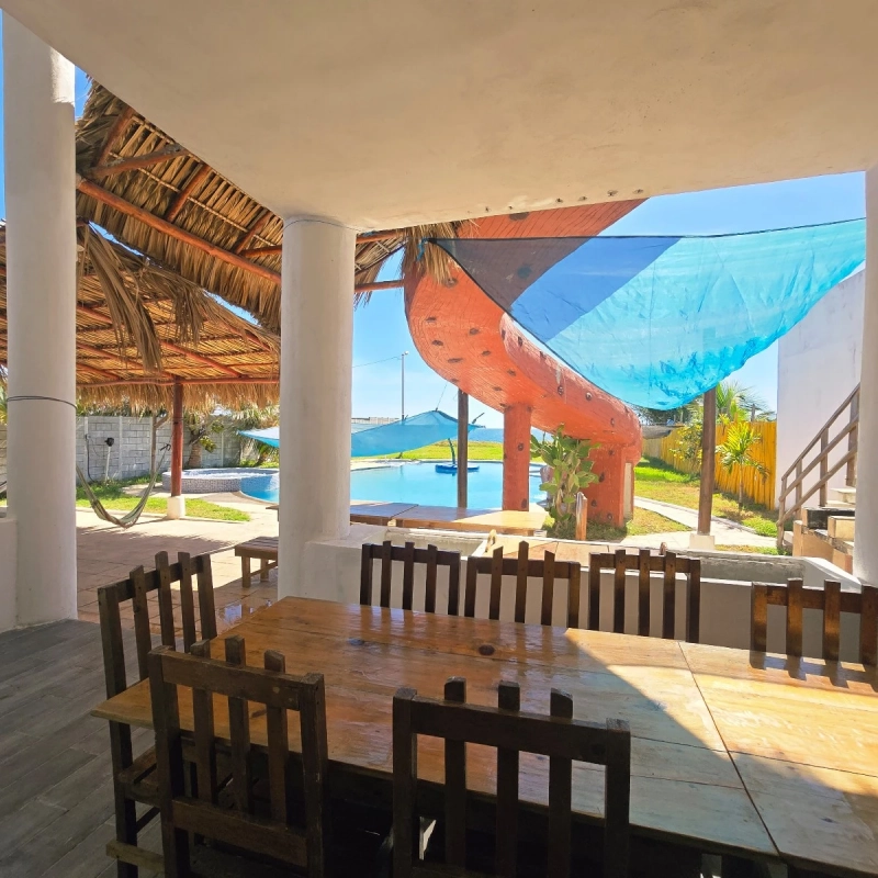 CHALET EN VENTA FRENTE AL MAR EN MONTERRICO