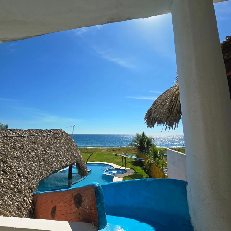 CHALET EN VENTA FRENTE AL MAR EN MONTERRICO