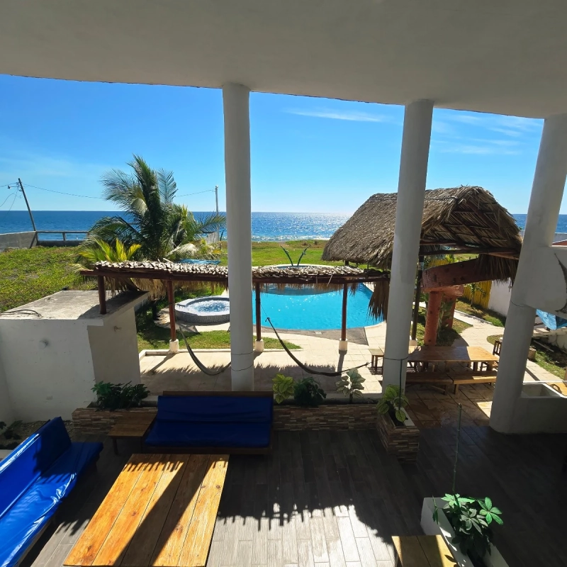 CHALET EN VENTA FRENTE AL MAR EN MONTERRICO