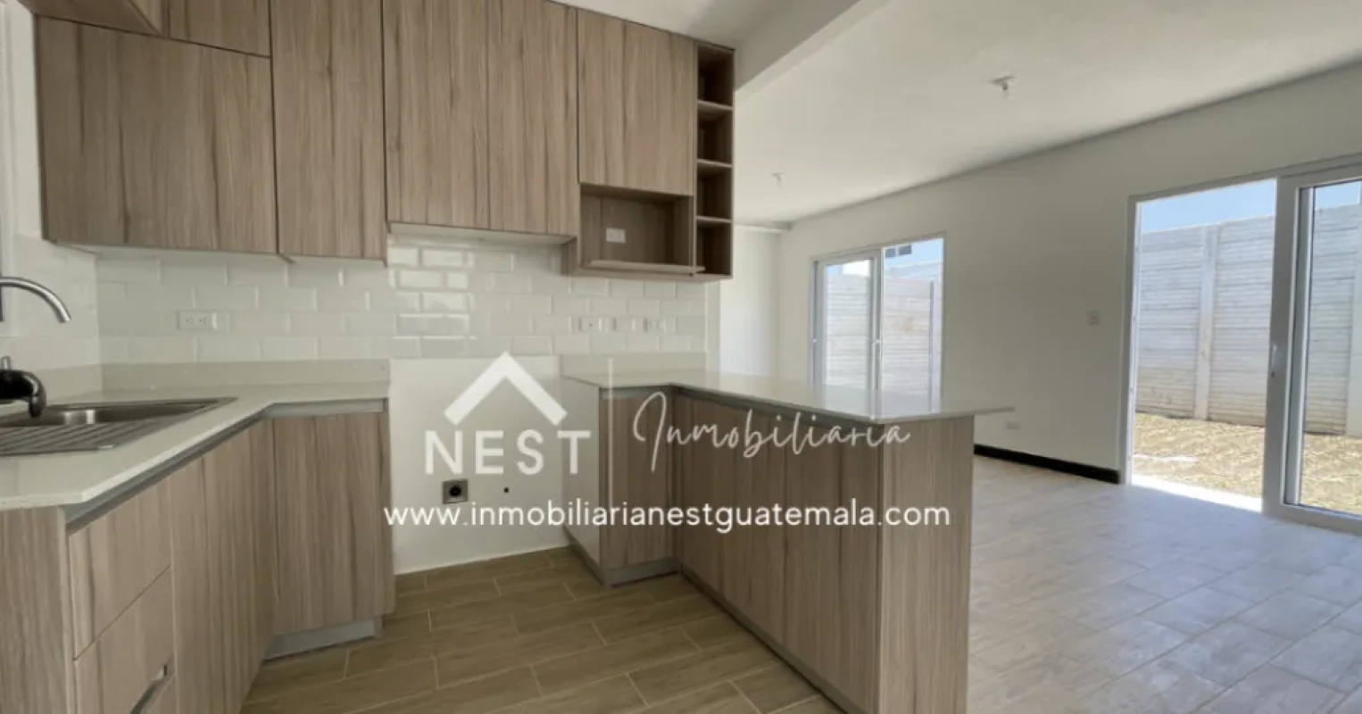 Casa nueva en renta con jardín | Bosques de Santa Elena – Km 26.5 CAES