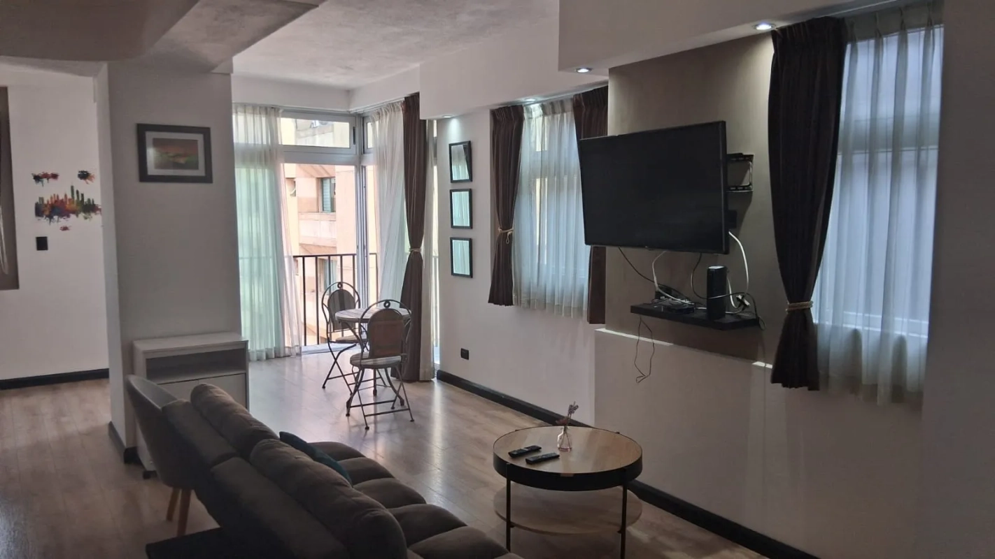 CENTRO VIVO, Zona 1. Apartamento amplio $135,000