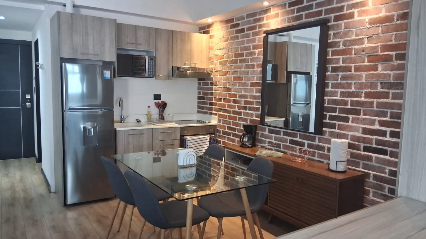 CENTRO VIVO, Zona 1. Apartamento amplio $135,000