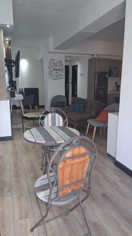 CENTRO VIVO, Zona 1. Apartamento amplio $135,000