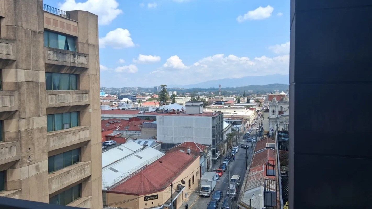 CENTRO VIVO, Zona 1. Apartamento amplio $135,000