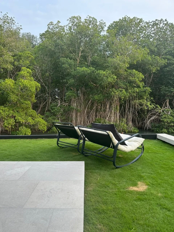 enta de hermosa casa completamente remodelada Casa Manglar Likin Frente a la Reserva Natural de Manglar.