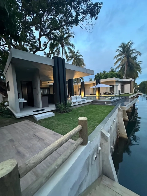 enta de hermosa casa completamente remodelada Casa Manglar Likin Frente a la Reserva Natural de Manglar.