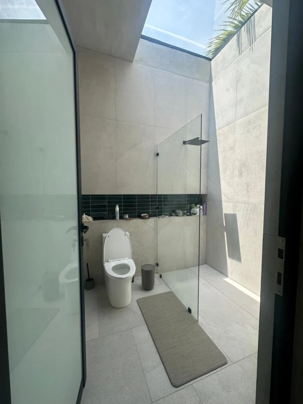 enta de hermosa casa completamente remodelada Casa Manglar Likin Frente a la Reserva Natural de Manglar.