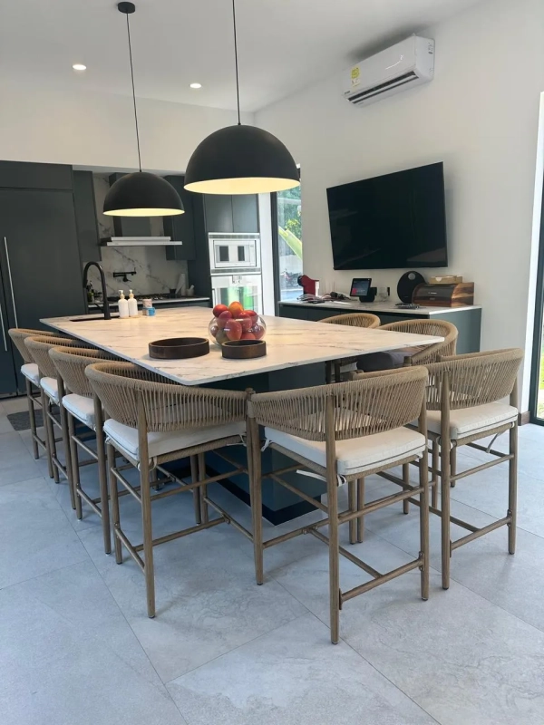 enta de hermosa casa completamente remodelada Casa Manglar Likin Frente a la Reserva Natural de Manglar.