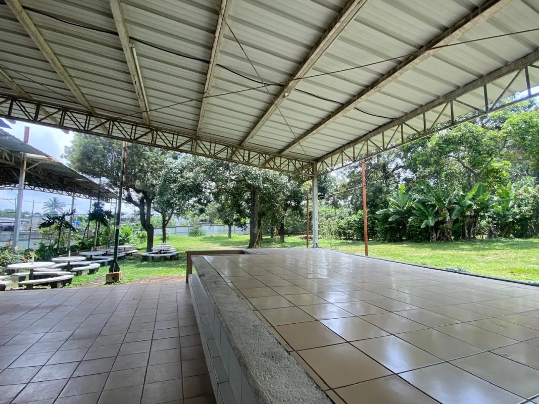 PRECIOSA PROPIEDAD DE ESQUINA EN ALOTENANGO FRENTE A LA RN14