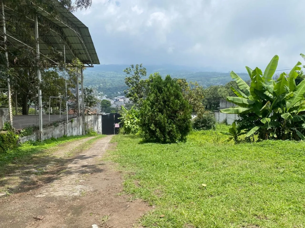 PRECIOSA PROPIEDAD DE ESQUINA EN ALOTENANGO FRENTE A LA RN14