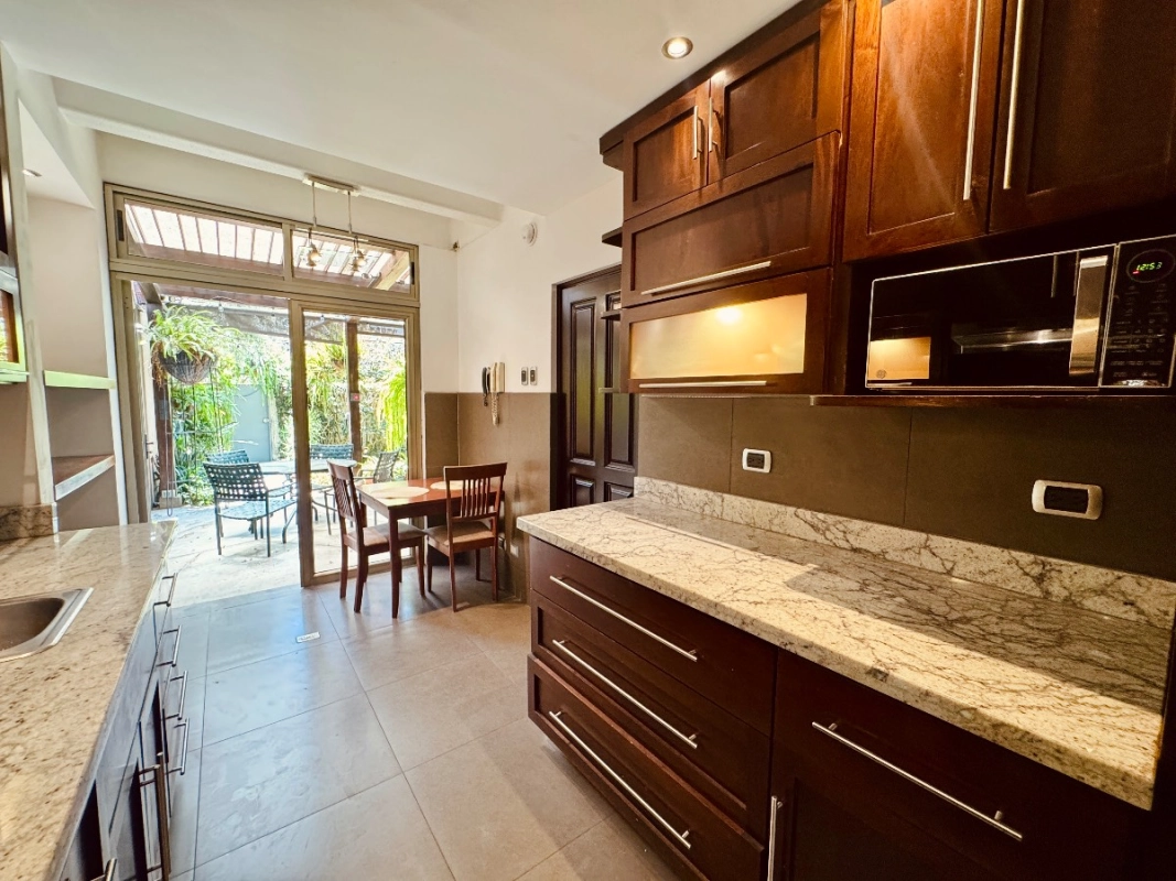 Casa en Venta en Zona 10 – Sector Céntrico y Tranquilo