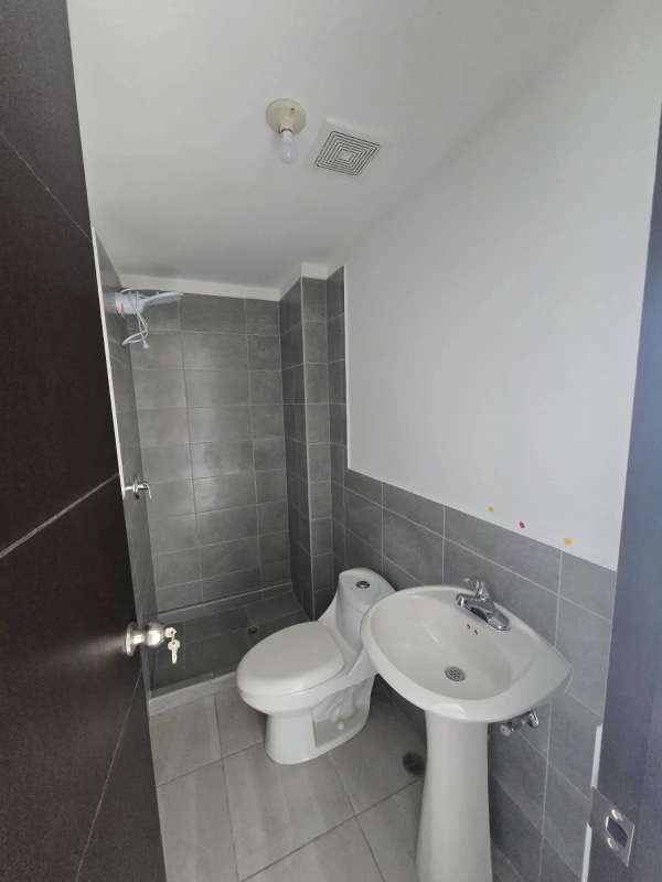 Alquiler de Apartamento en zona 1, Edificio Altea UNO