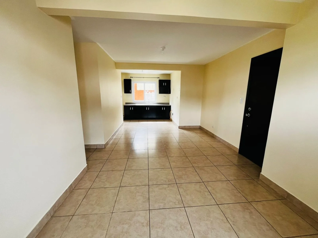 Apartamento de 2 dormitorios en Km 17 Cruce a la Olmeca, cercano a Colegio Americano