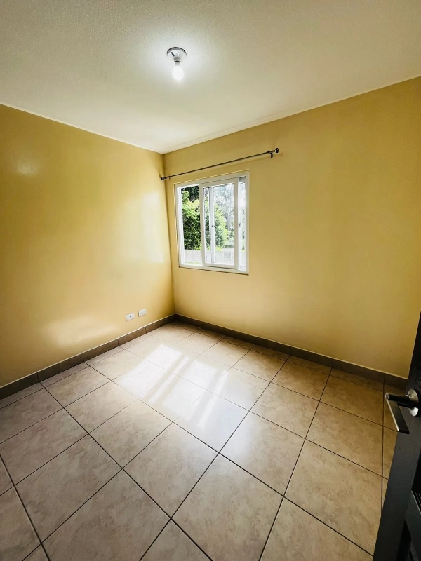 Apartamento de 2 dormitorios en Km 17 Cruce a la Olmeca, cercano a Colegio Americano