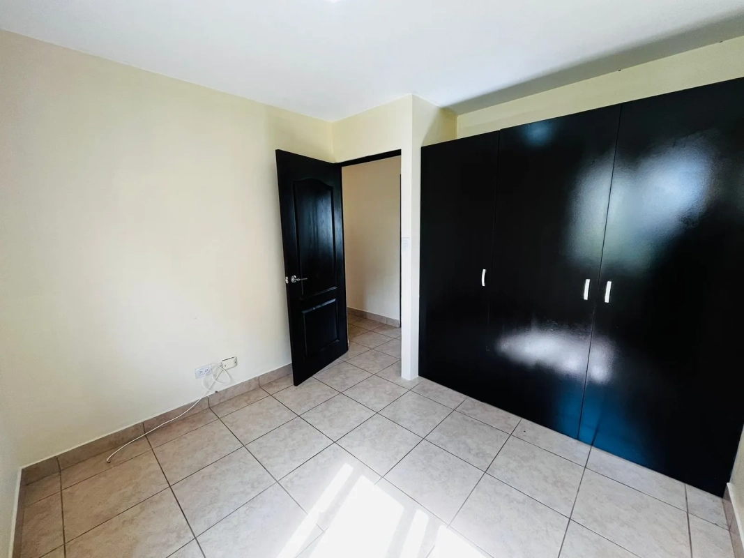 Apartamento de 2 dormitorios en Km 17 Cruce a la Olmeca, cercano a Colegio Americano