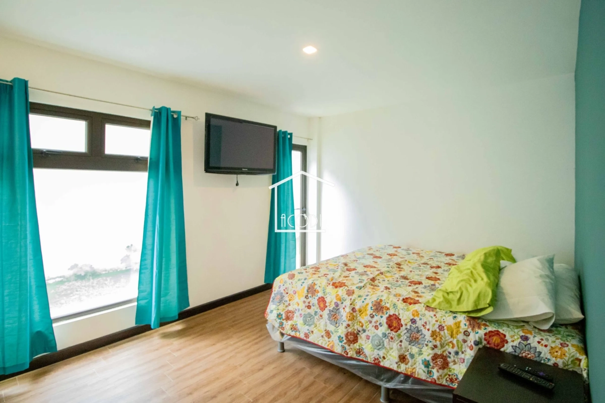 Apartamento con jardín en zona 11