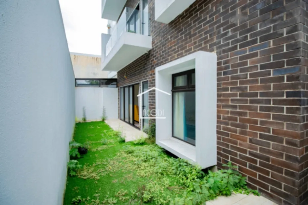 Apartamento con jardín en zona 11