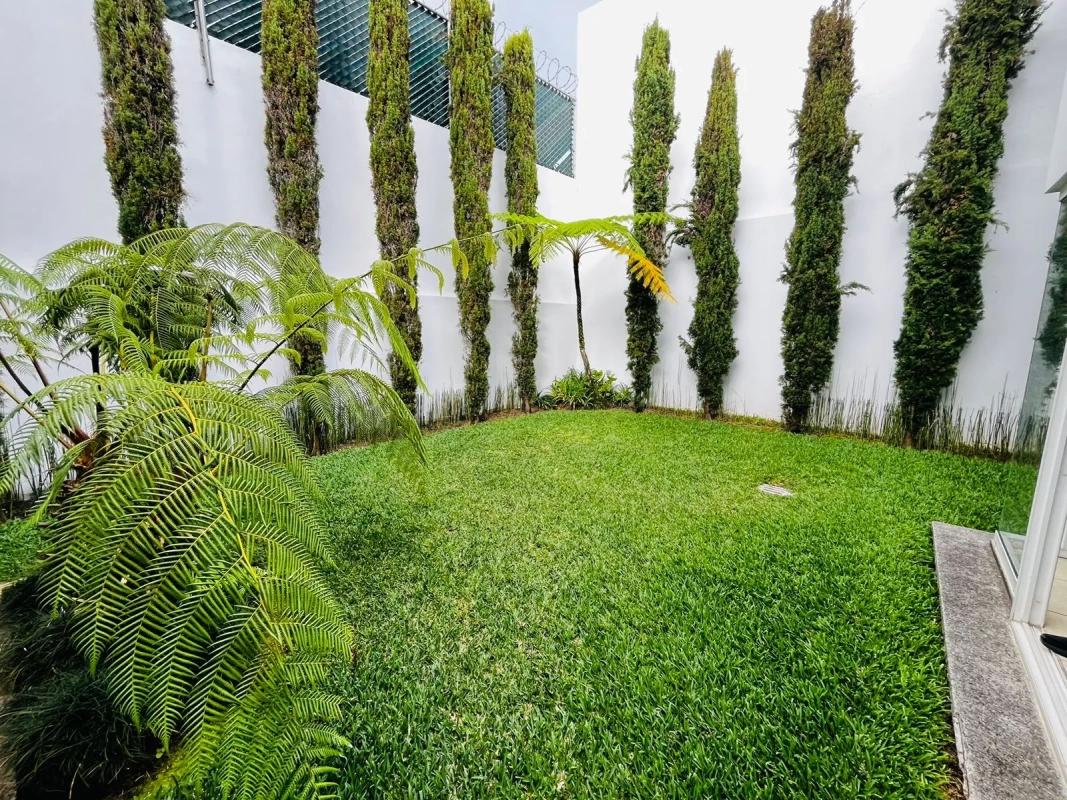 Hermosa casa de 3 dormitorios con jardín y terraza en Zona 16