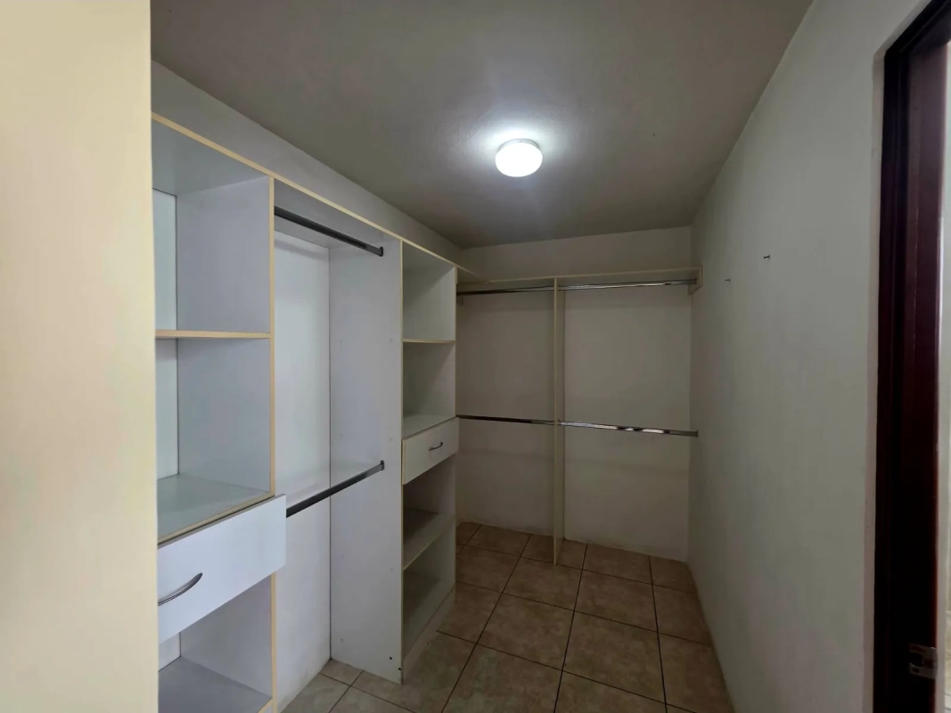 CASA EN VENTA VILLAS CAPRI CARRETERA AL SALVADOR