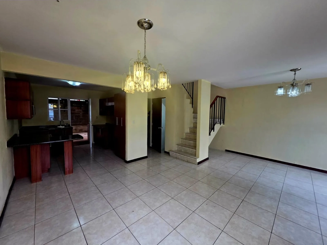 CASA EN VENTA VILLAS CAPRI CARRETERA AL SALVADOR