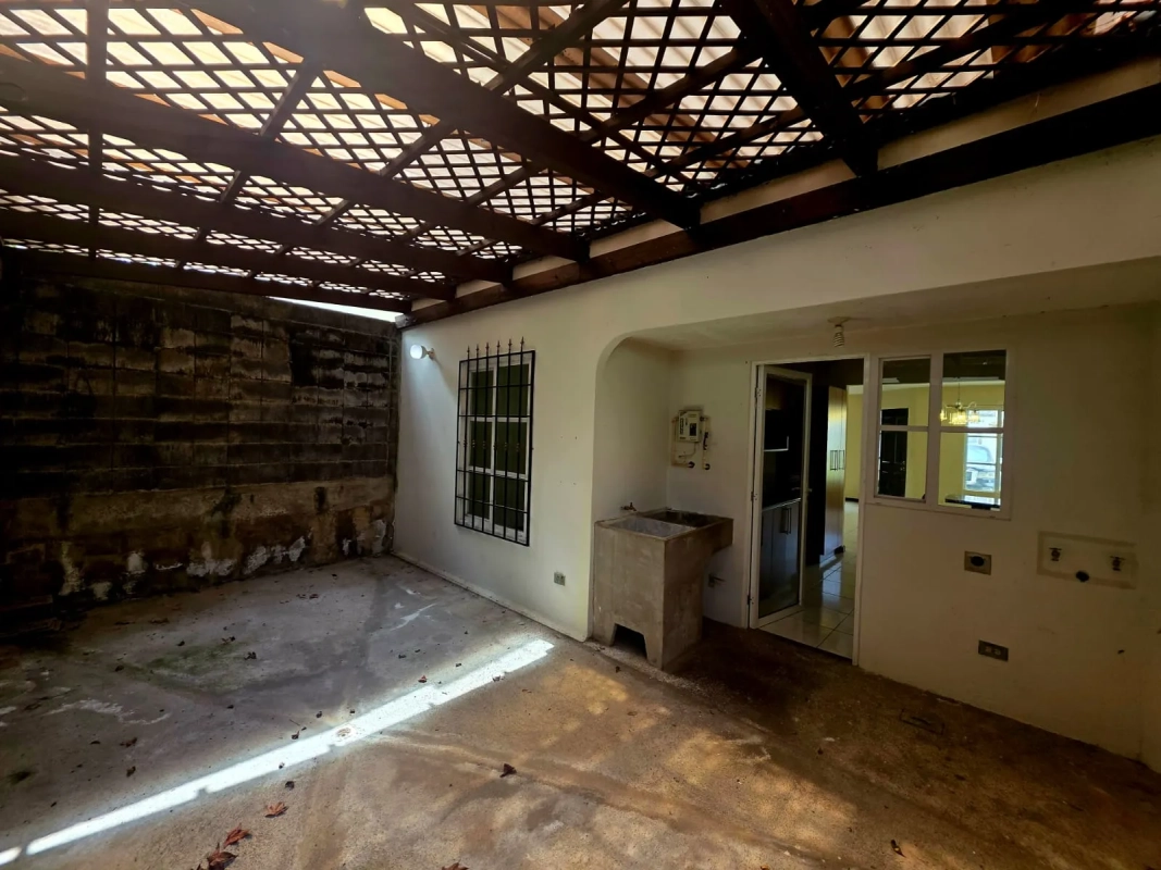 CASA EN VENTA VILLAS CAPRI CARRETERA AL SALVADOR