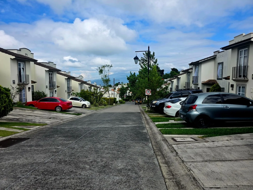 CASA EN VENTA VILLAS CAPRI CARRETERA AL SALVADOR