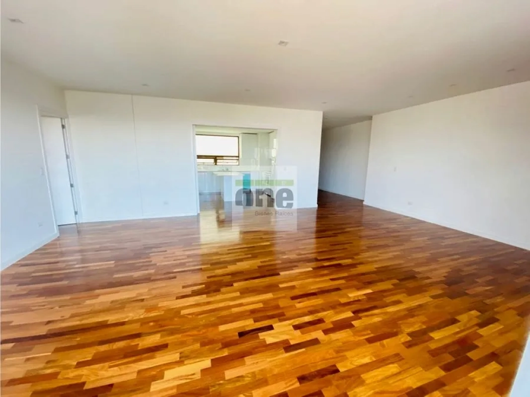 Apartamento de lujo de 242 Mts. en zona 10
