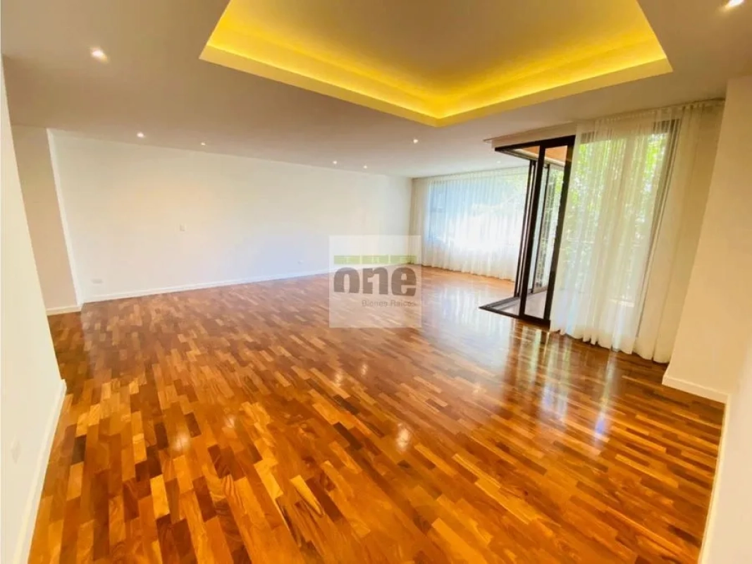 Apartamento de lujo de 242 Mts. en zona 10