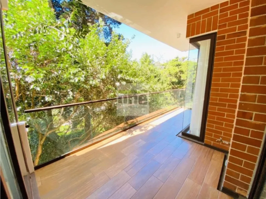 Apartamento de lujo de 242 Mts. en zona 10