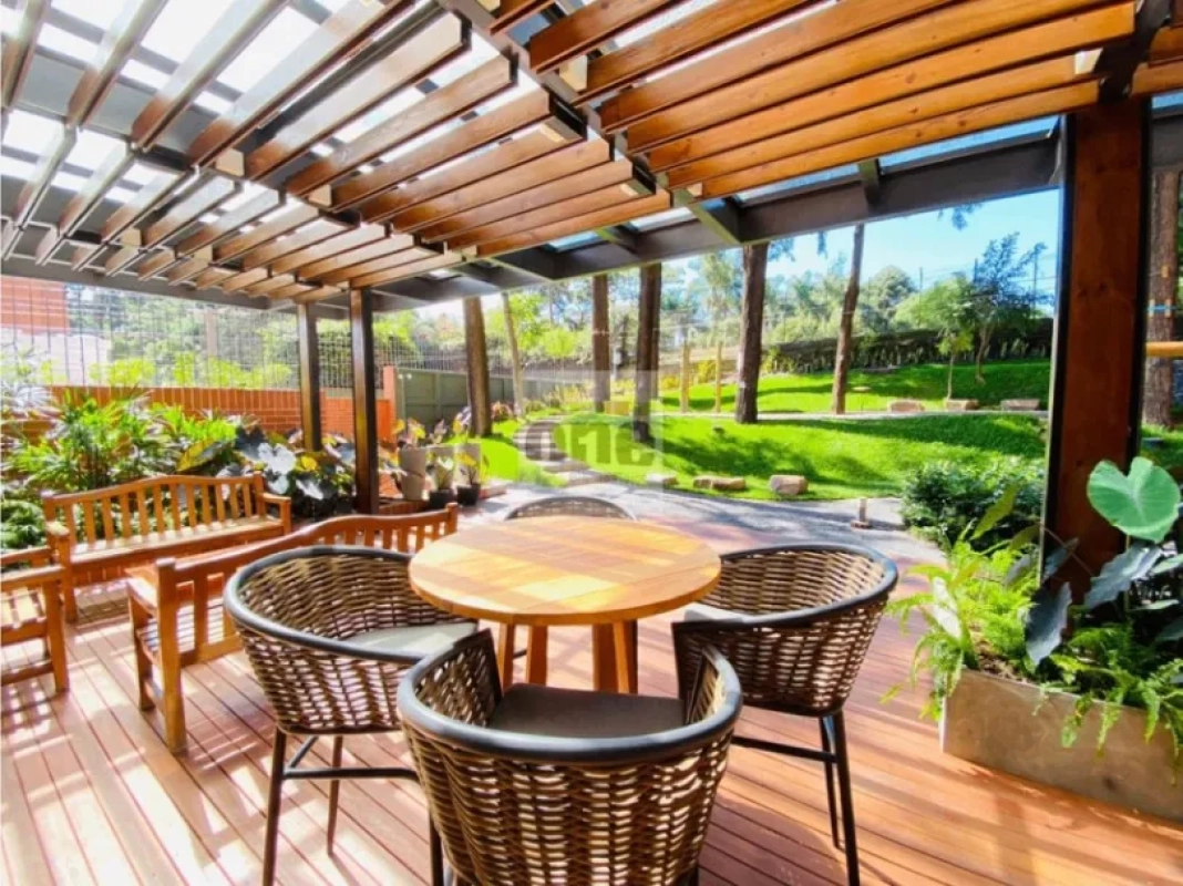 Apartamento de lujo de 242 Mts. en zona 10