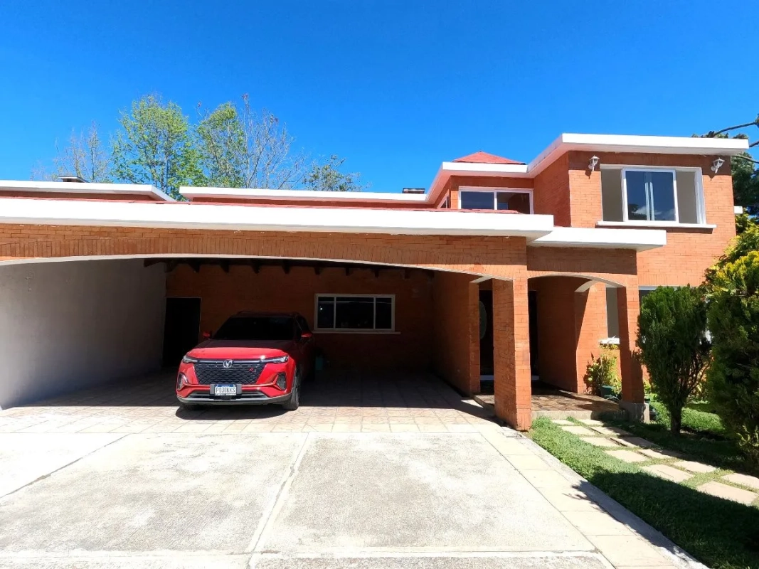 Casa en venta en Residenciales San Antonio km 16.5 Carretera a el Salvador