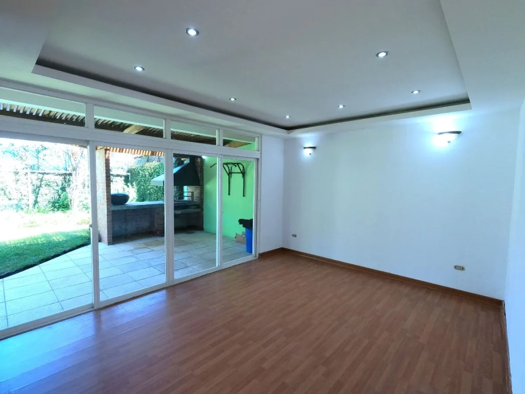 Casa en venta en Residenciales San Antonio km 16.5 Carretera a el Salvador