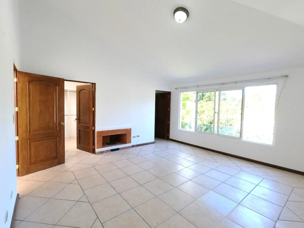 Casa en venta en Residenciales San Antonio km 16.5 Carretera a el Salvador