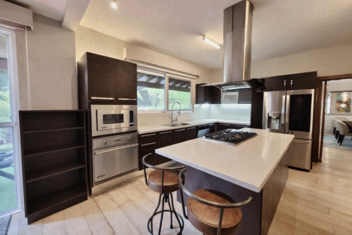 Casa con piscina en venta en Fraijanes