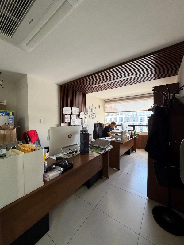 GEMINIS 10 – OFICINA EN RENTA – ZONA 10 (FRENTE A AVIA)