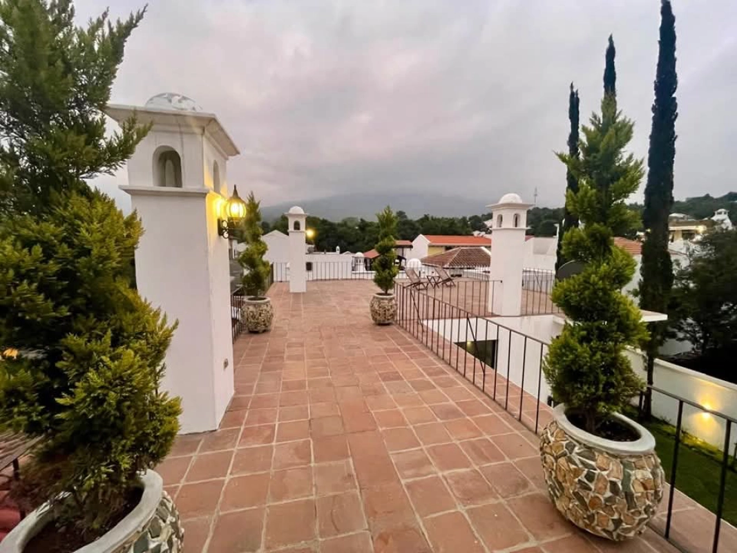 𝗩𝗘𝗡𝗧𝗔 | Preciosa Casa Exclusiva en Hacienda del Comendador