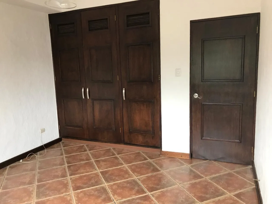 Amplio apartamento en alquiler Vista Hermosa I