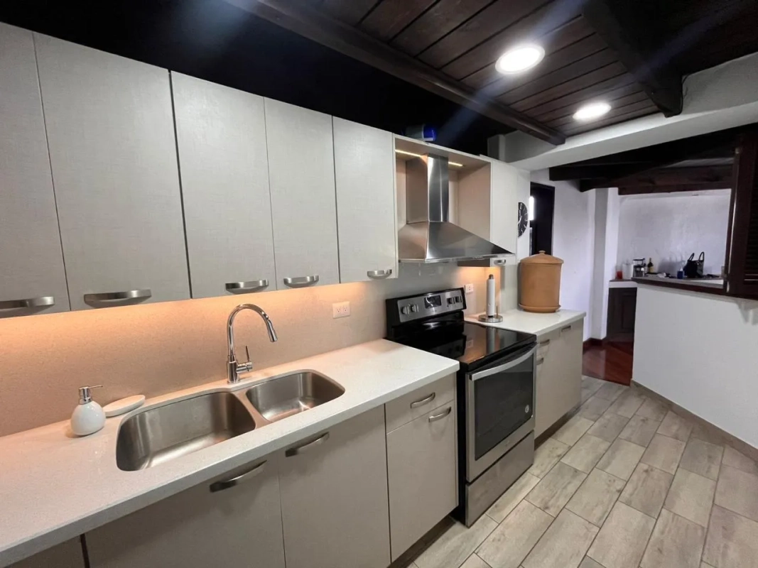 Amplio apartamento en alquiler Vista Hermosa I