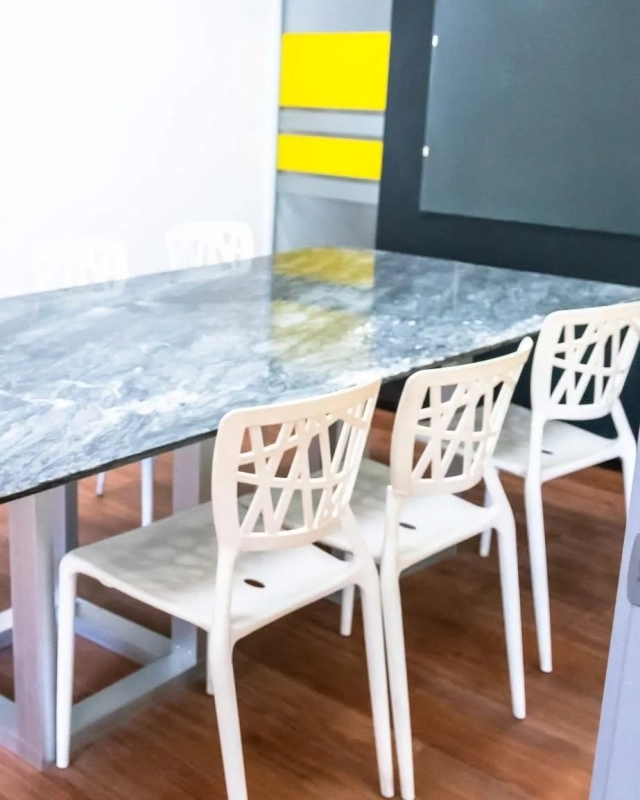 Oficina amueblada en Zona 10