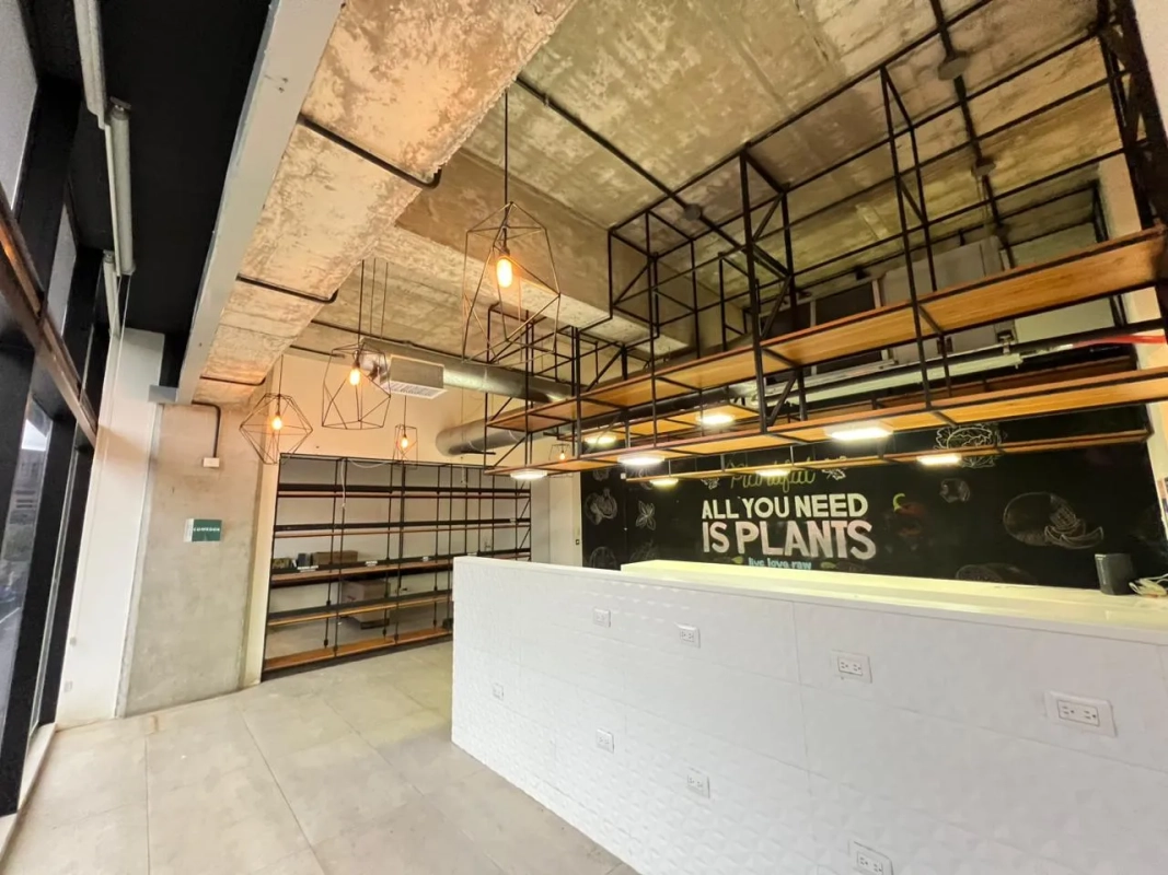 Vendo Oficina Edificio Design Center, zona 10